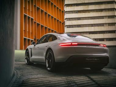 Rekayasa Struktur Suspensi Multi-Pautan Aluminium Ringan dan Protokol Kontrol Kualiti Sambungan Komponen Bersendi Porsche